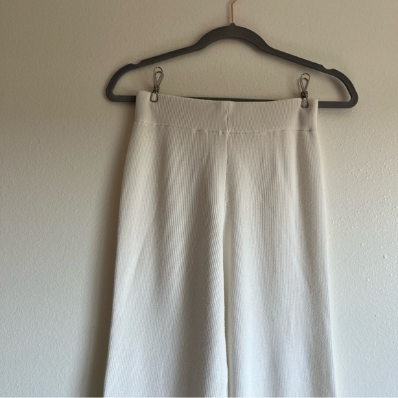 Women’s Boutique V Neck Wide / Flare Leg White Sweater Set Size Small - Picture 2 of 16